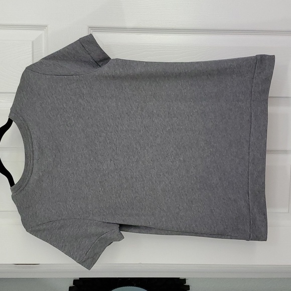 PETER SOM FOR DESIGN NATION GRAY FLORAL JEWELED MEDIUM SHORT SLEEVE TOP - Picture 4 of 6